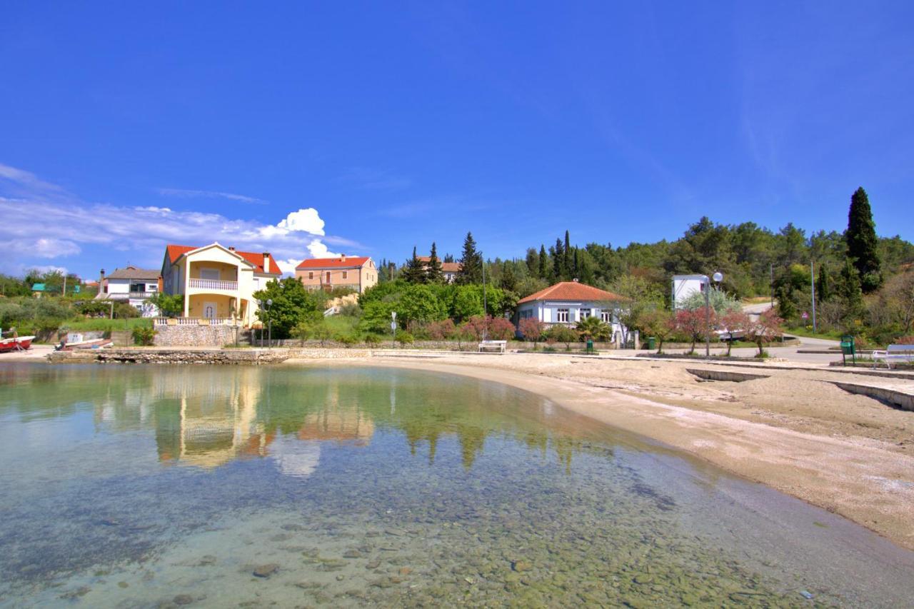 Sunshine Place By The Beach Lukoran Kültér fotó