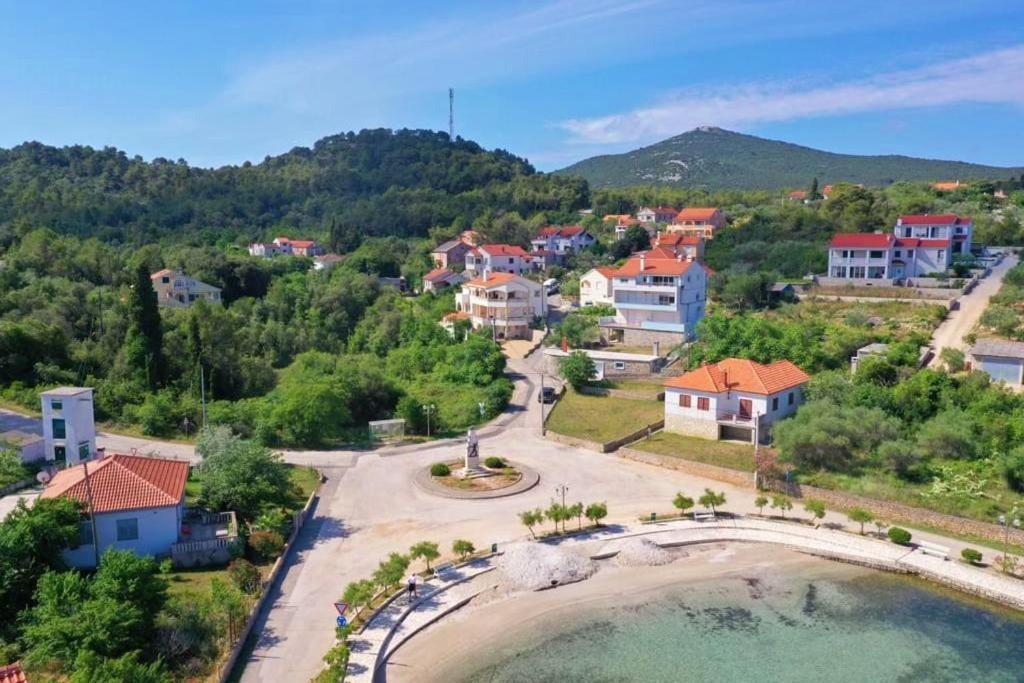 Sunshine Place By The Beach Lukoran Kültér fotó